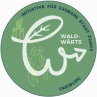 Pflanzaktion mit waldwärts